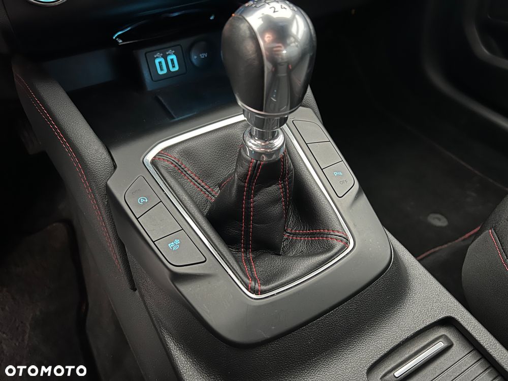 Ford Kuga 1.5 EcoBoost FWD ST-Line - 33