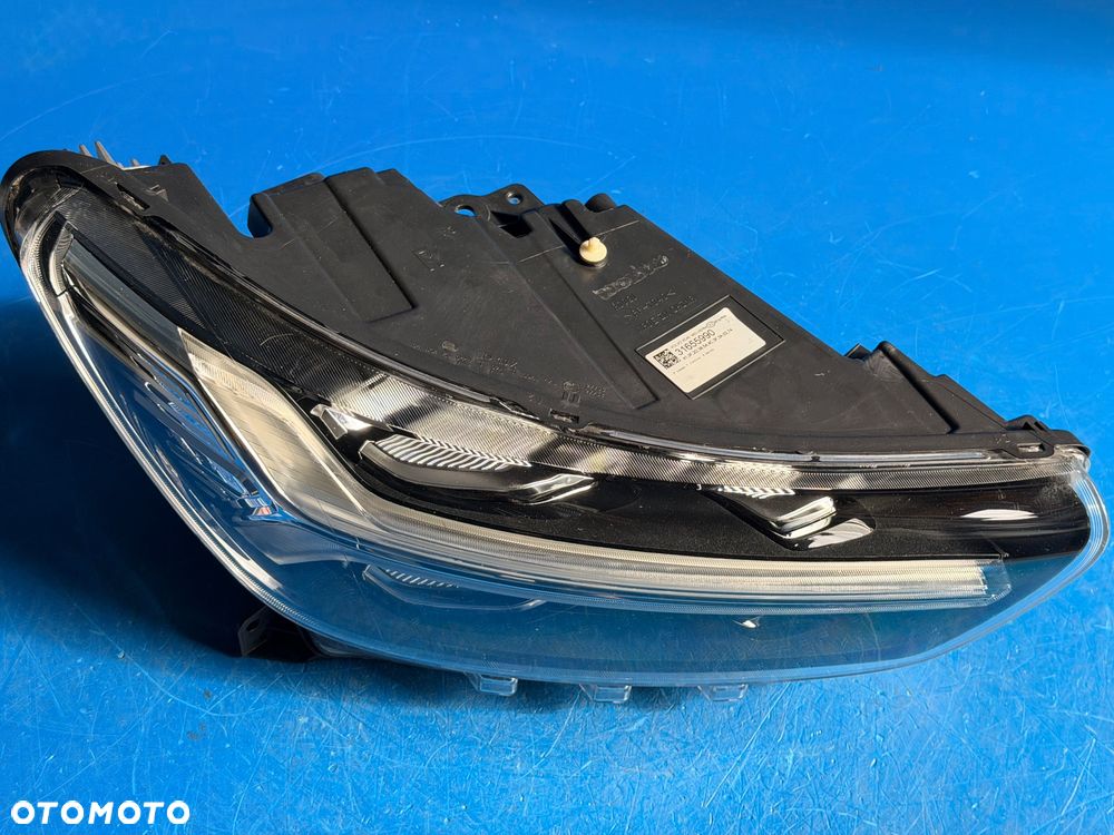 PRAWY FULL LED VOLVO XC40 MID BDB EUROPA - 2