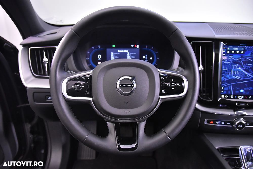 Volvo XC 60 B4 MHEV AT AWD Core - 16