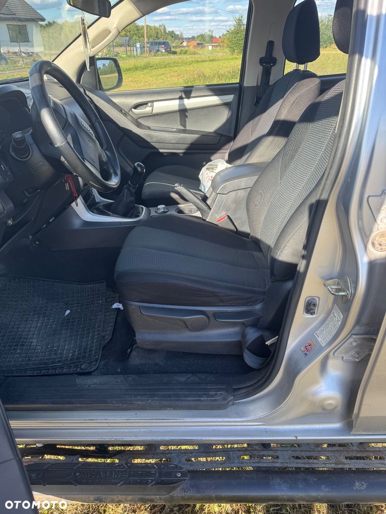 Isuzu D-Max 2.5 DC LS - 37
