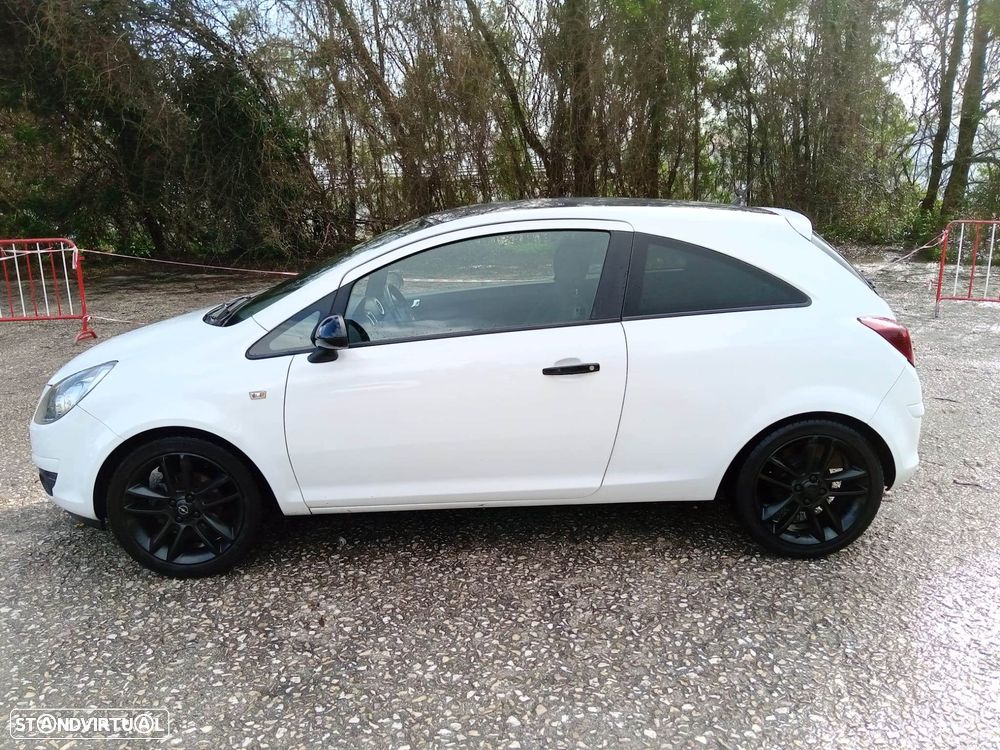 Opel Corsa 1.2 Black Edition - 4