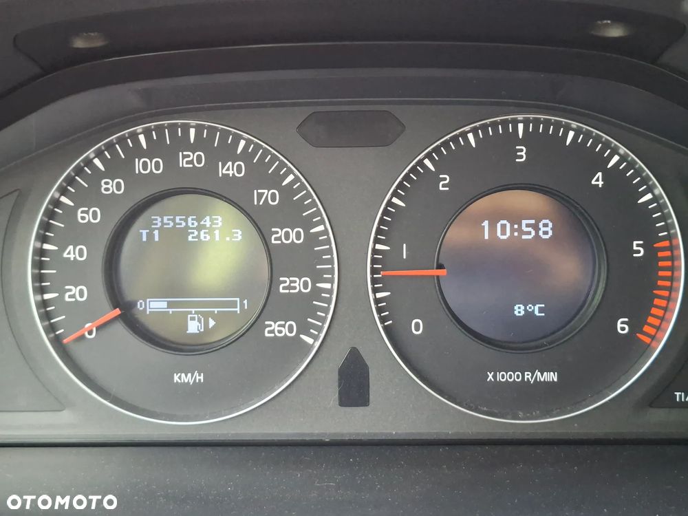 Volvo V70 D5 AWD DPF Edition Comfort - 17