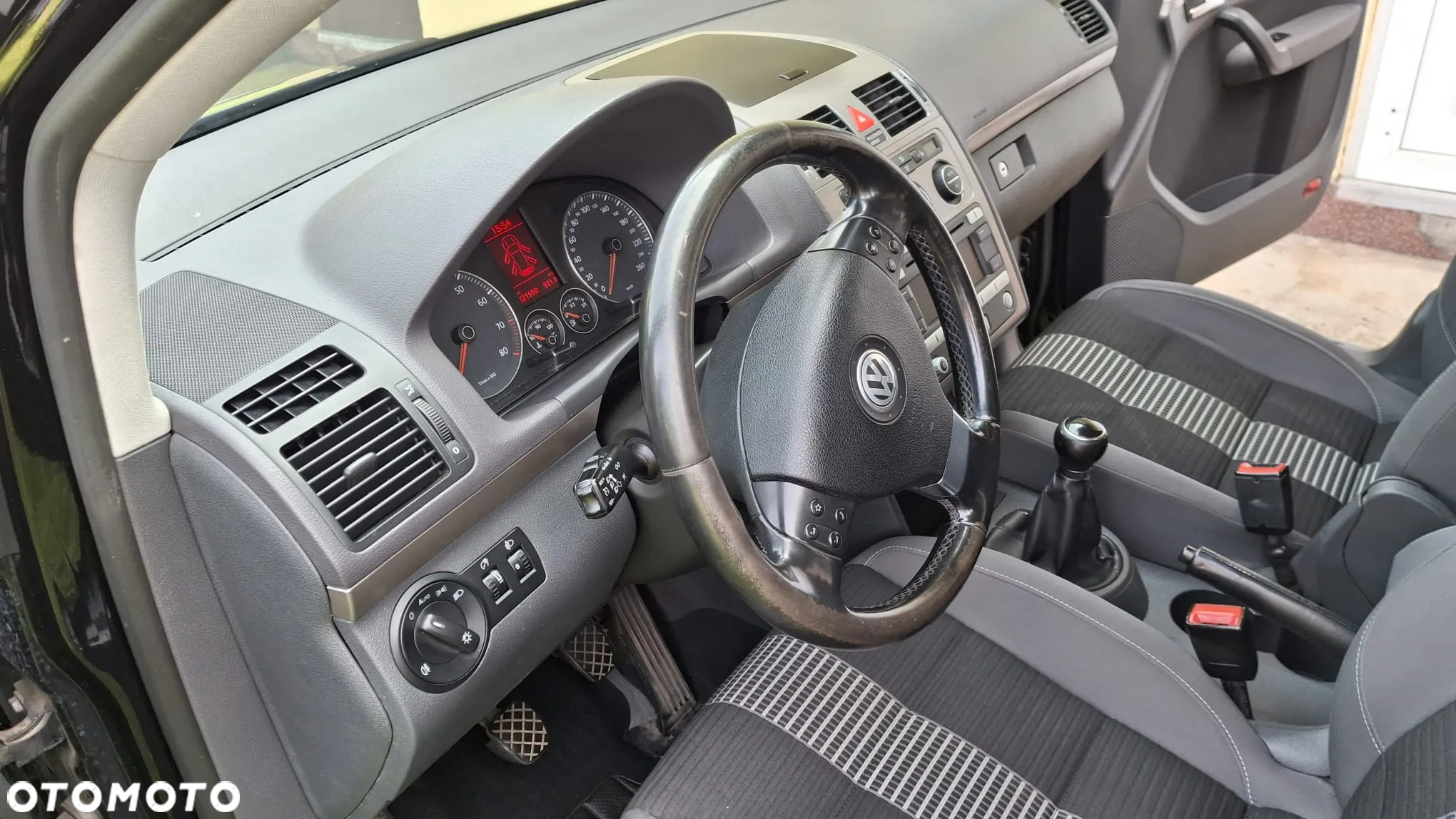 Volkswagen Touran 1.6 - 16