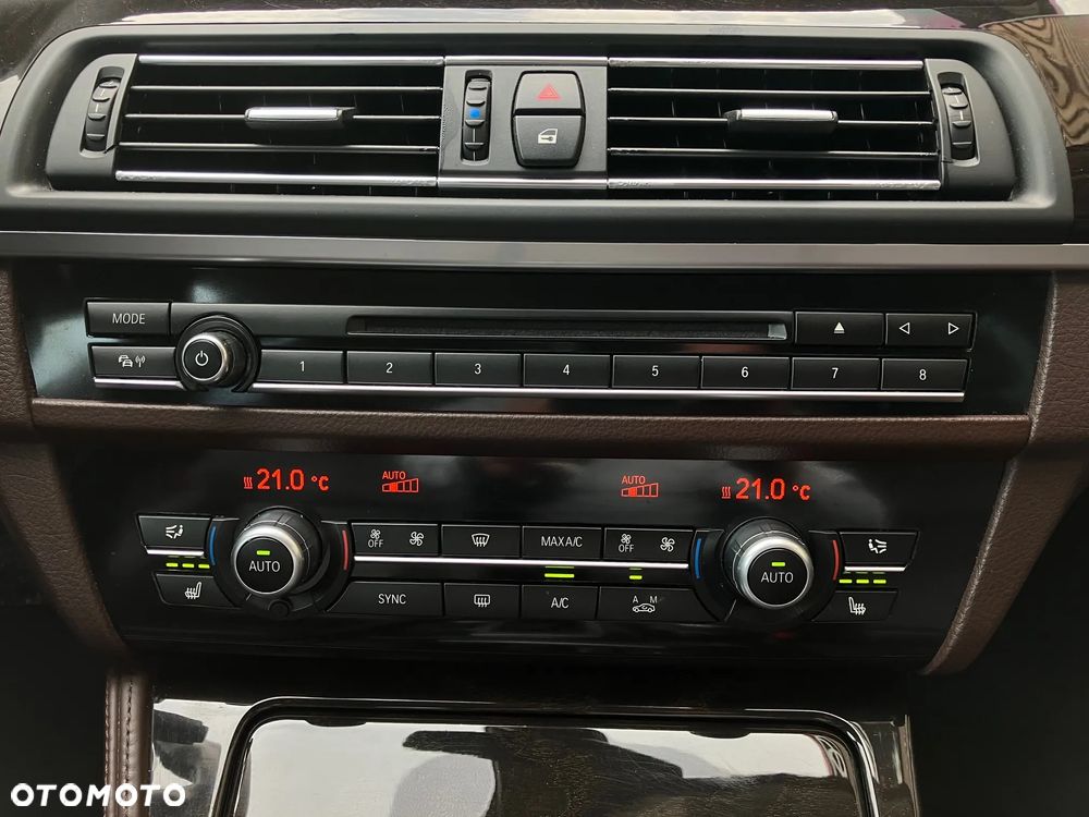 BMW Seria 5 530d xDrive Luxury Line - 31