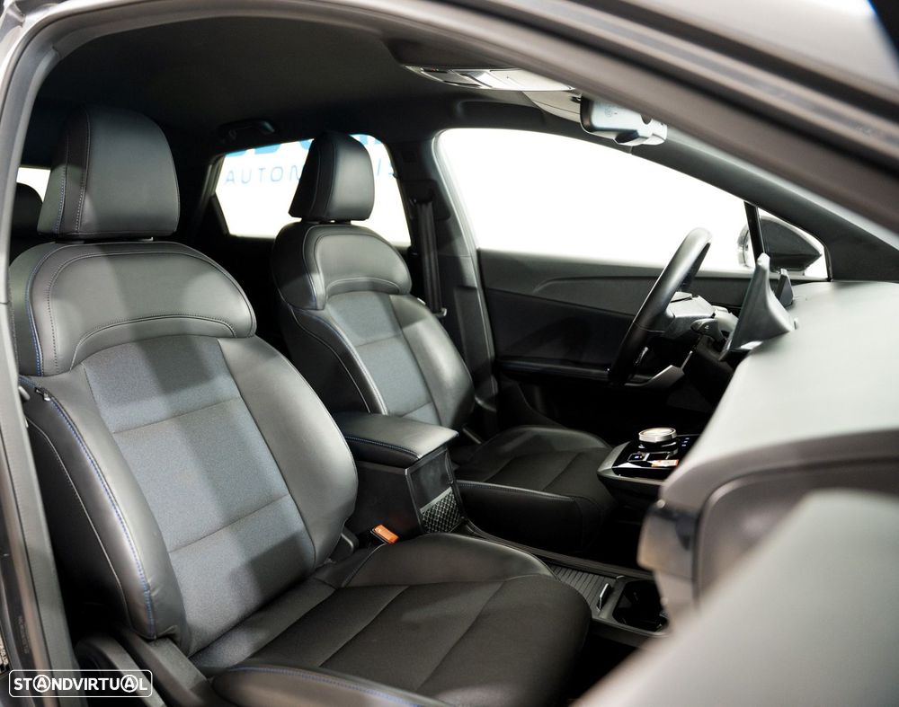 MG MG4 64 kWh Luxury - 11