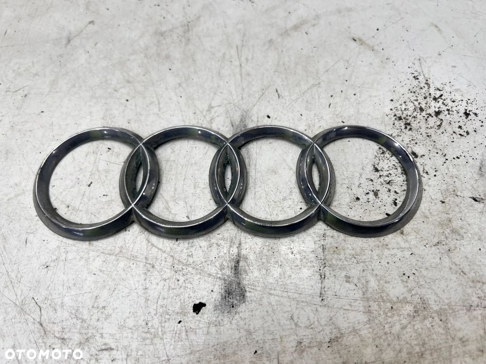 ZNACZEK EMBLEMAT Z KLAPY AUDI 8E9 180MMX58MM - 1