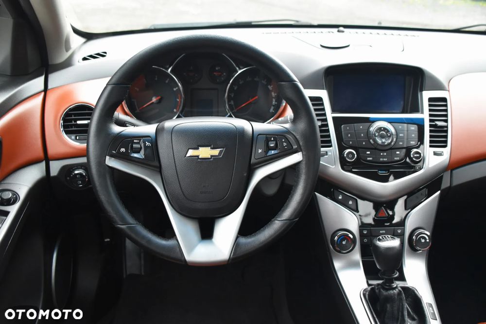 Chevrolet Cruze 1.8 LT - 16