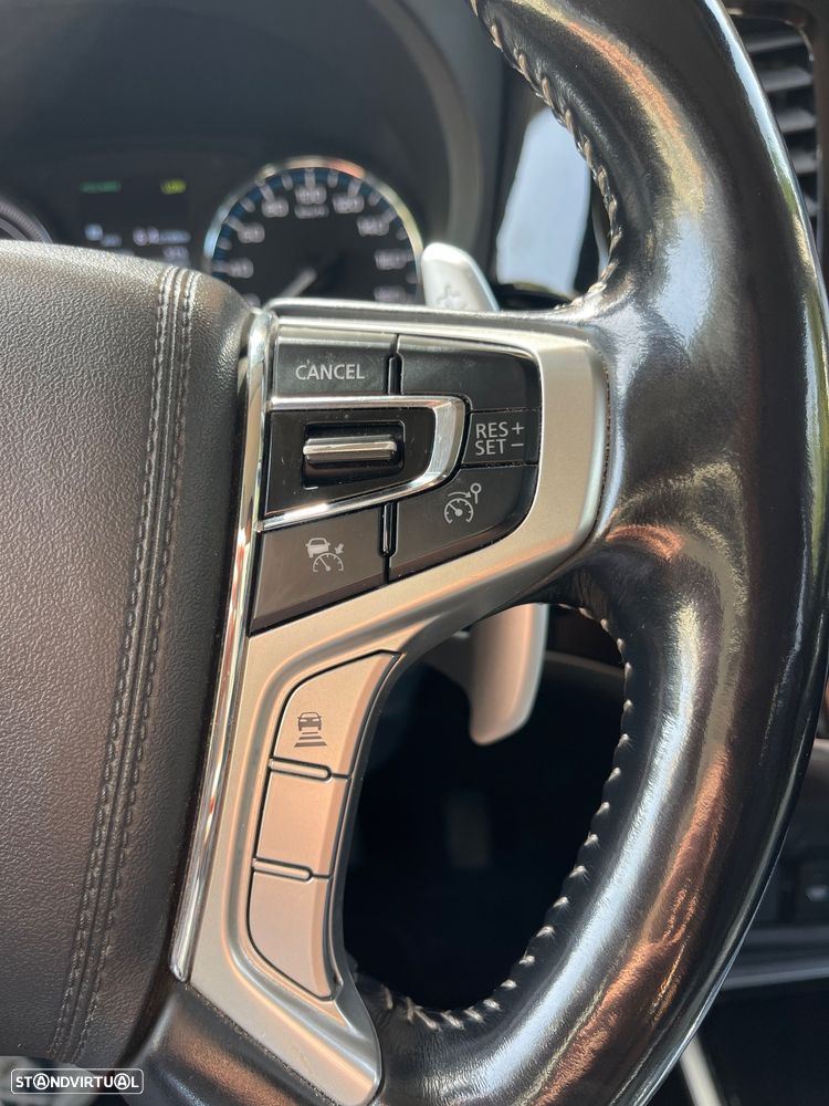 Mitsubishi Outlander - 12