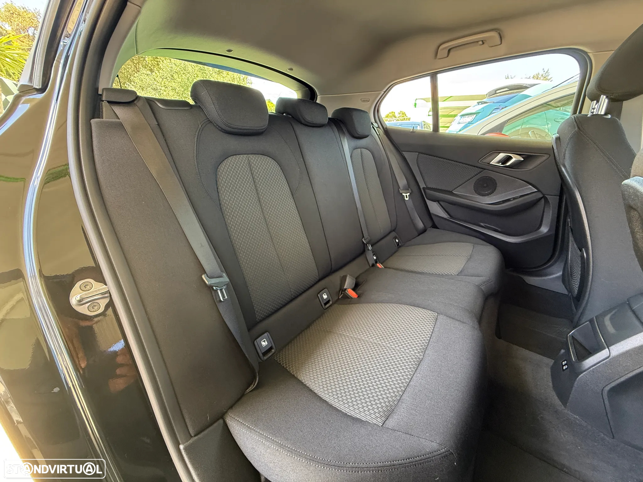 BMW 116 d Pack Color Vision Auto - 27