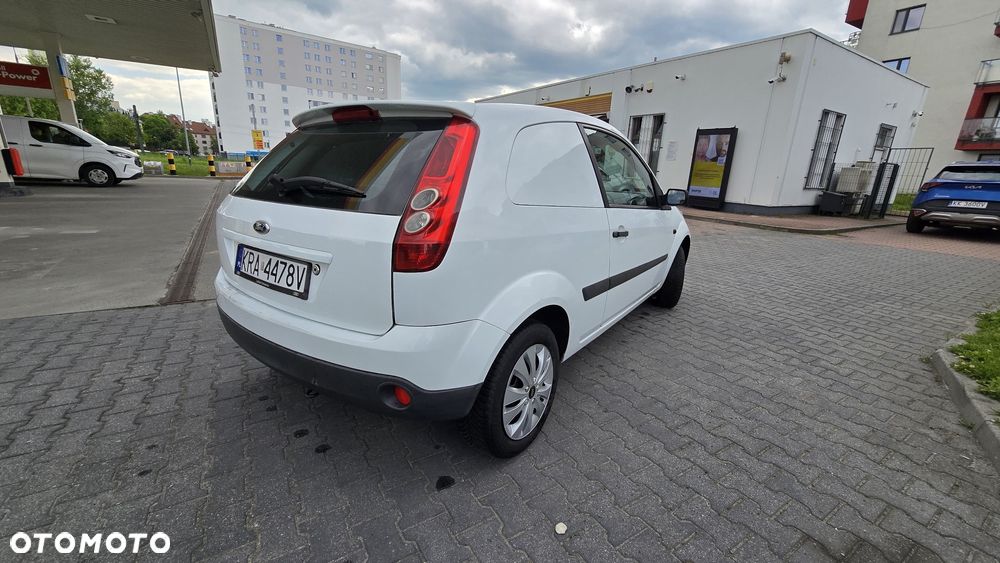 Ford Fiesta 1.4 TDCI - 8