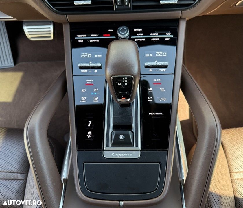 Porsche Cayenne - 27