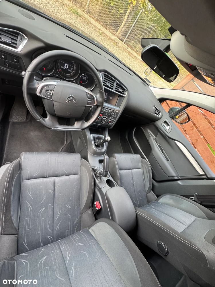 Citroën C4 e-HDi 115 Selection - 19