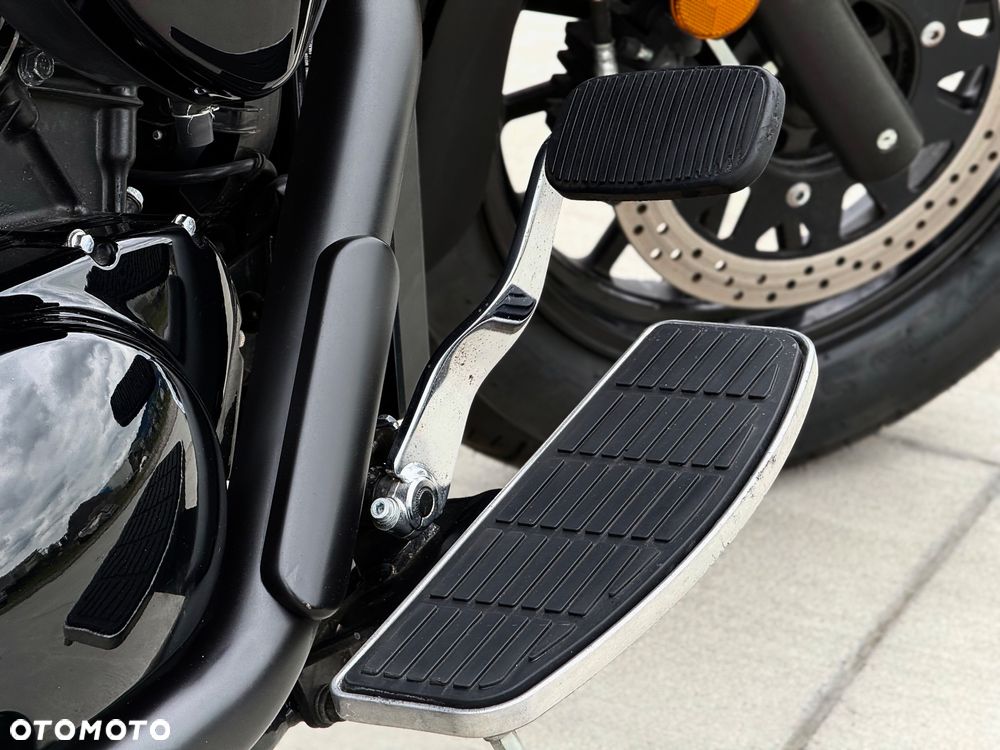 Suzuki VL 800 Volusia - Boulevard C50 - 22