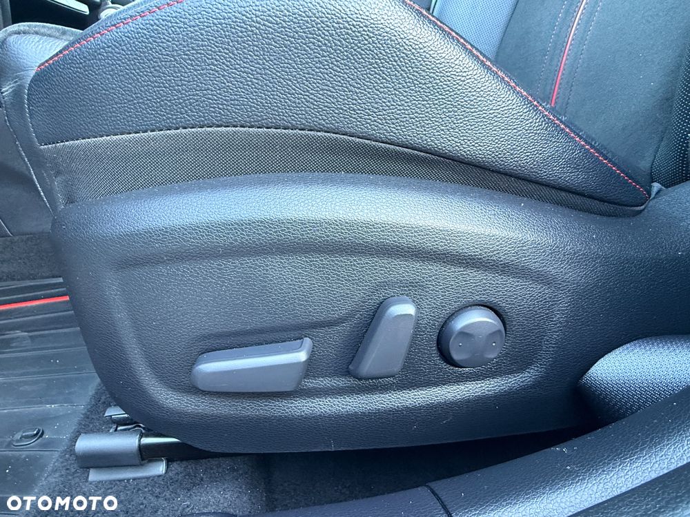 Kia ProCeed 1.6 T-GDI GT DCT - 29