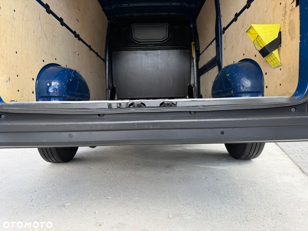 Volkswagen CRAFTER L2H1 Salon Polska Jak Nowy Pełny serwis ASO VW Trwał silnik 2.0TDI 140KM bez BiTurbo! Kamera cofania Parktroniki Przód oraz Tył, Fabryczna zabudowa przestrzeni ładunkowej, Homologacja VAT-1 Alarm, Tempomat z ogranicznikiem pręd.. MirrorLink, Android Auto, Apple Carplay, Ekran 6,5' - 5