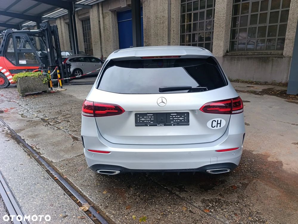 Mercedes-Benz Klasa B 250 4Matic 7G-DCT AMG Line - 4