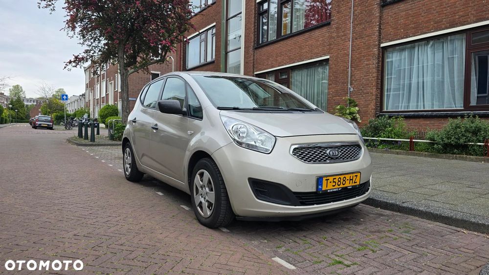 Kia Venga - 4