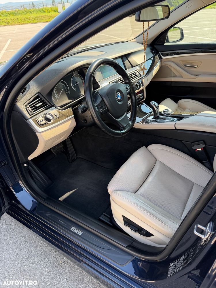 BMW Seria 5 525d xDrive AT - 7