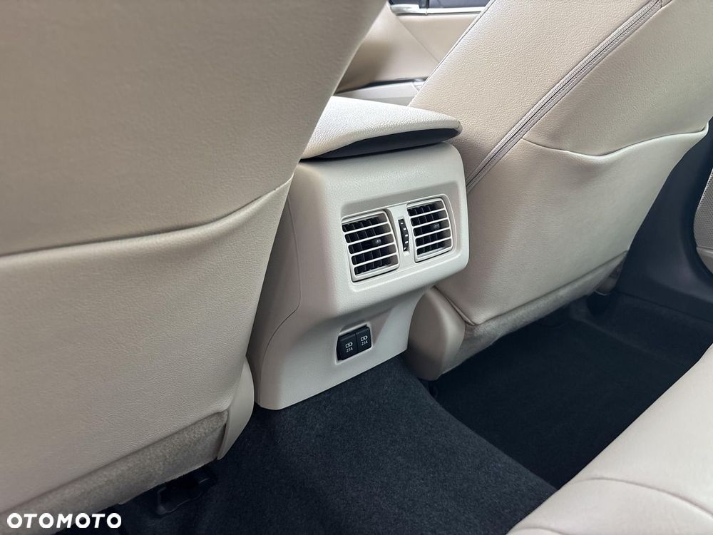 Toyota Camry 2.5 Hybrid Comfort CVT - 22