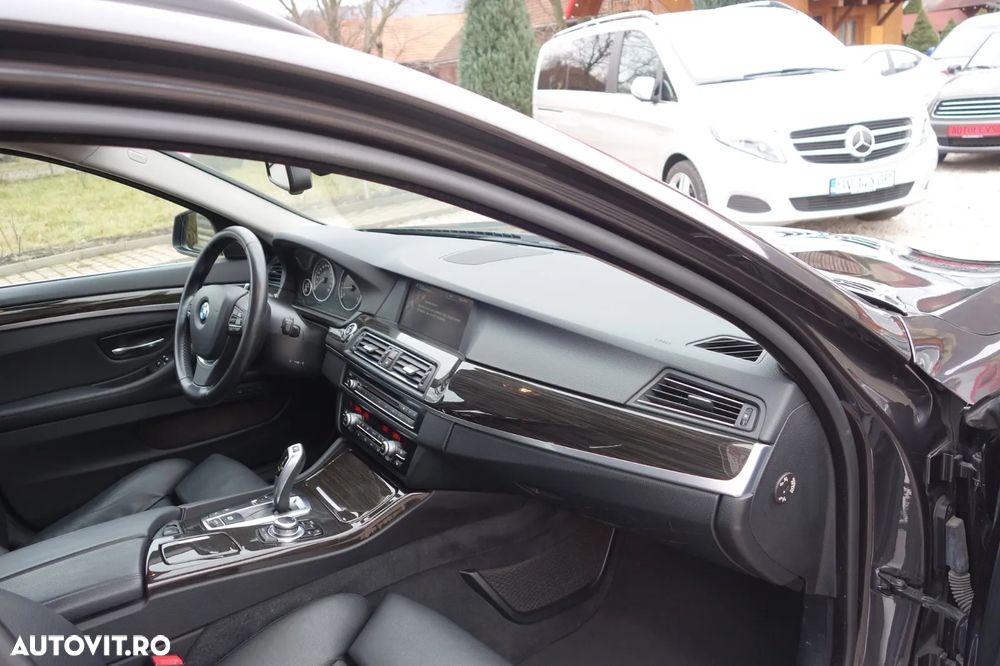 BMW Seria 5 530d xDrive - 39