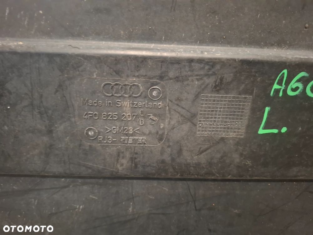 Osłona podwozia lewa Audi A6C6 2005 rok nr 4F0825207C - 2