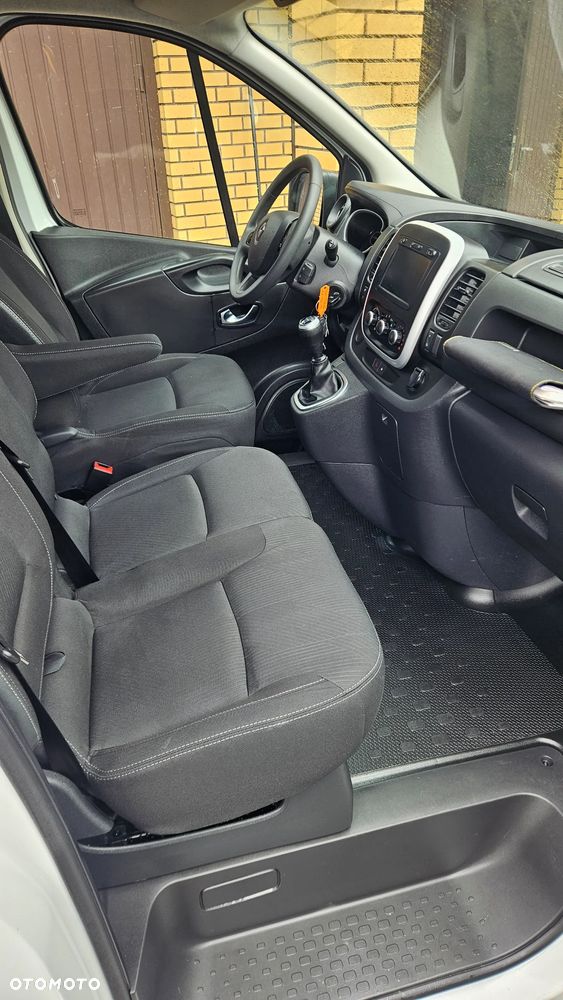 Renault TRAFIC - 12