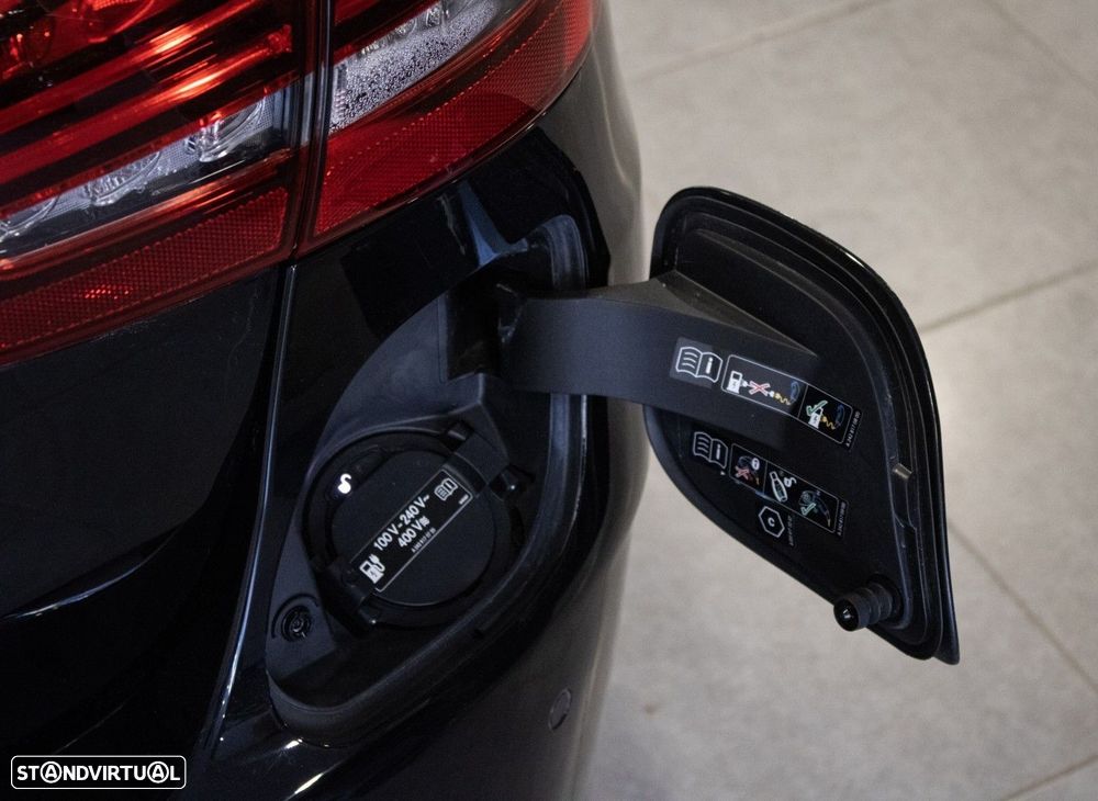 Mercedes-Benz C 300 de AMG Line - 14