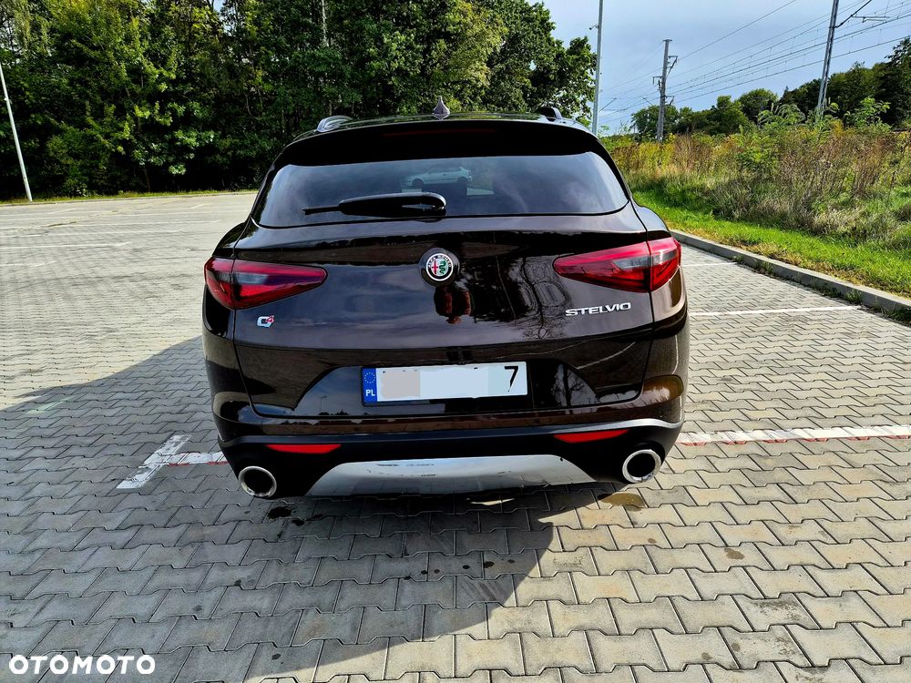 Alfa Romeo Stelvio - 4