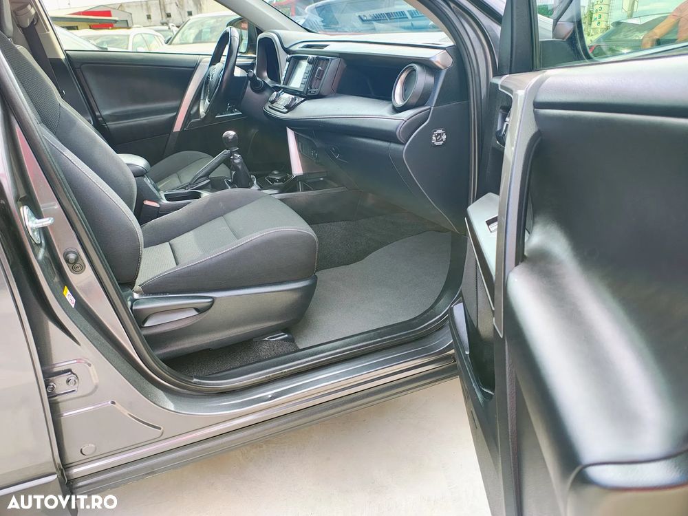 Toyota RAV4 2.0 D-4D 4x2 Start-Stop Executive - 10