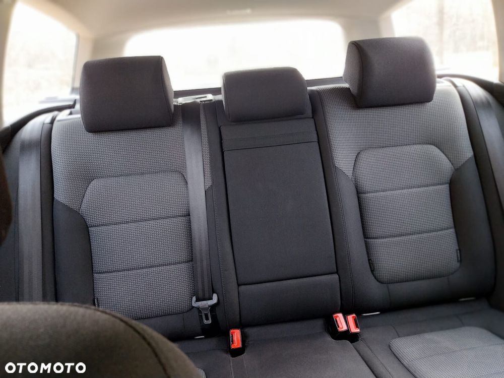 Volkswagen Passat 2.0 TDI Comfortline - 7