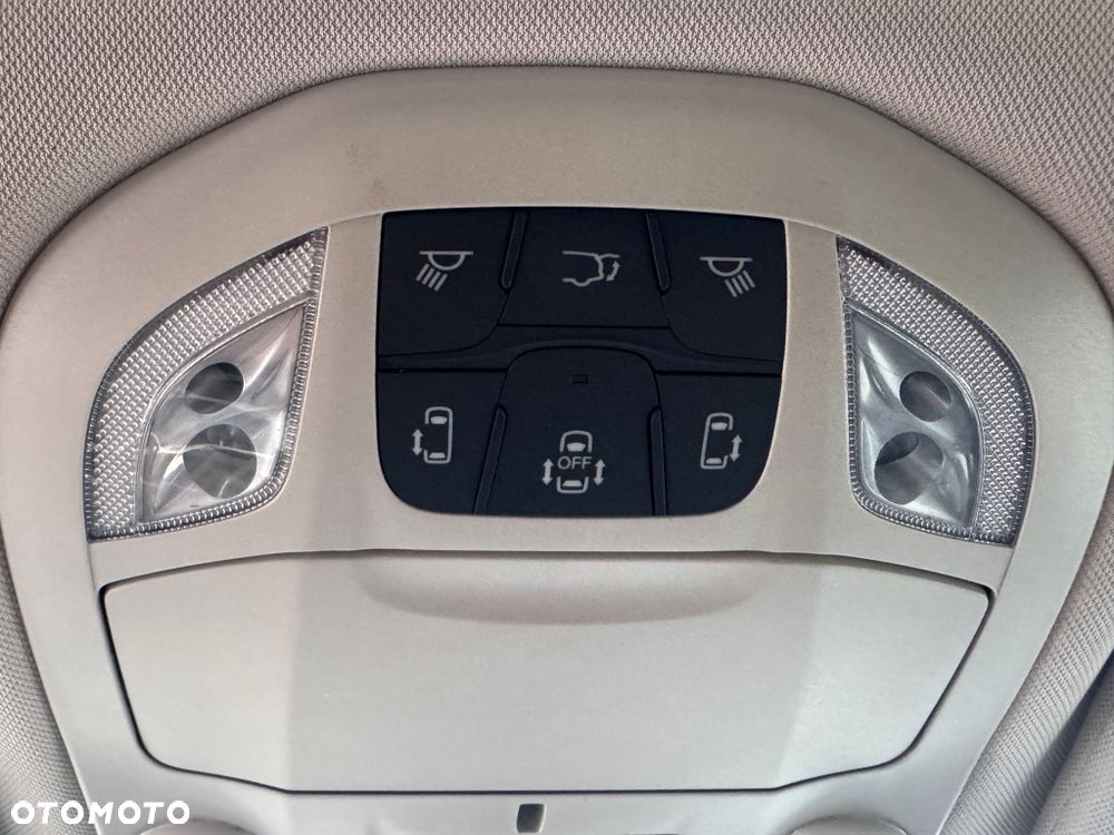 Chrysler Pacifica - 25