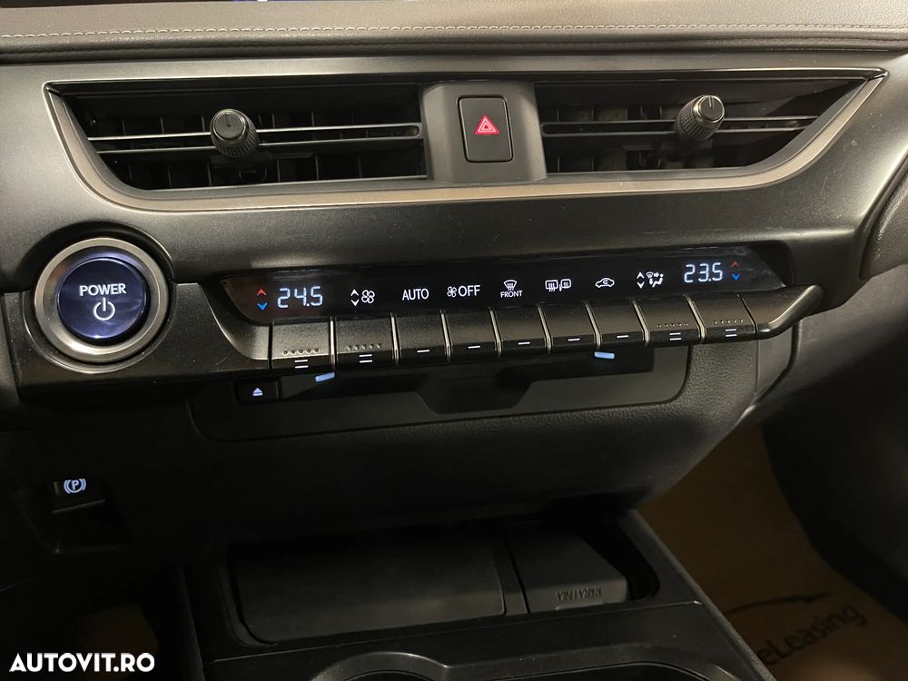 Lexus UX 250h Business Edition - 19