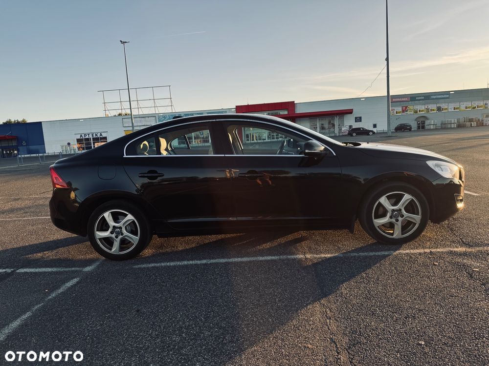 Volvo S60 D3 Geartronic Summum - 4