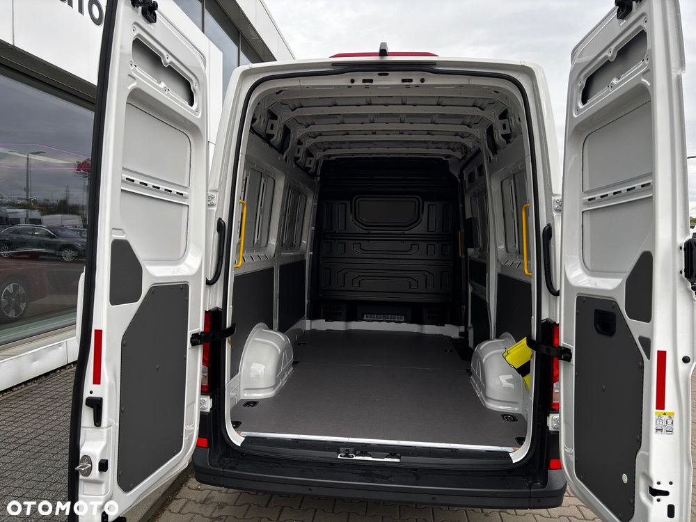 Volkswagen Crafter 2.0 TDI 140 KM L3H3 6-manual 3m - 20