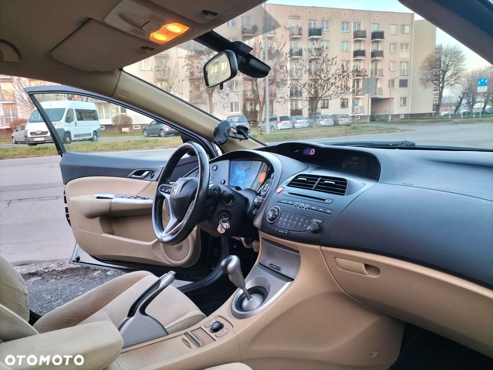 Honda Civic 1.8 Sport - 18