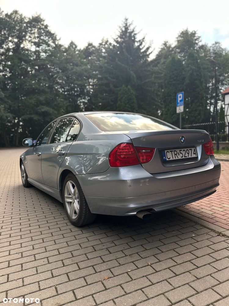 BMW Seria 3 318i - 3
