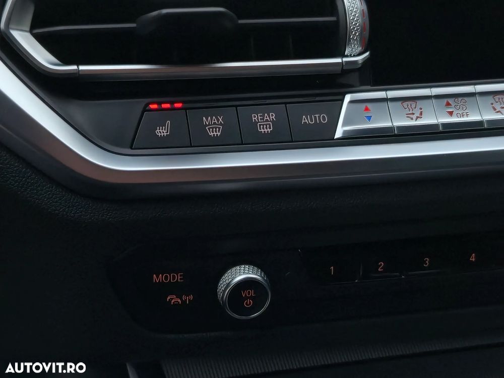 BMW Seria 3 330e iPerformance M Sport - 31