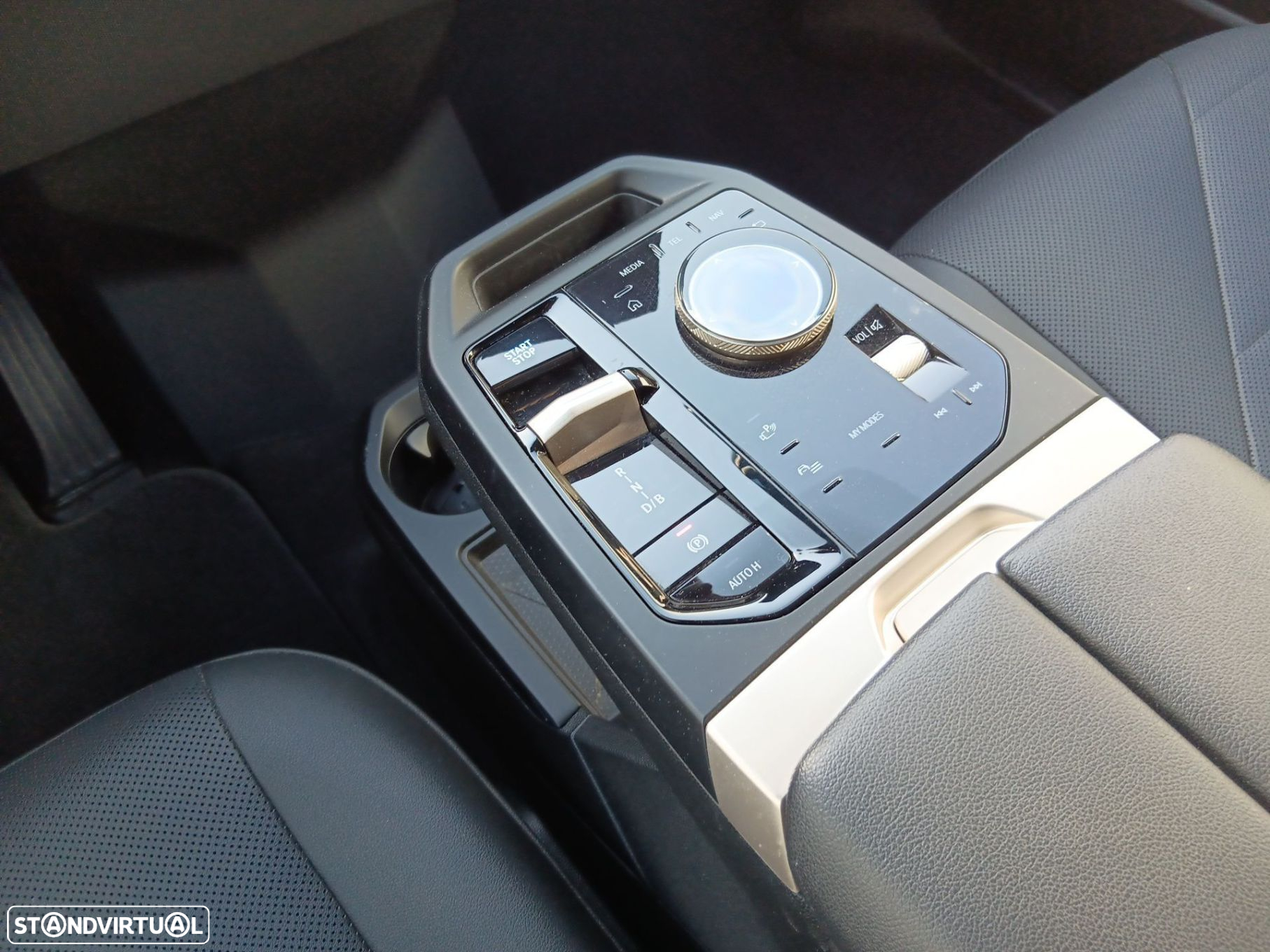 BMW ix xDrive 40 - 13