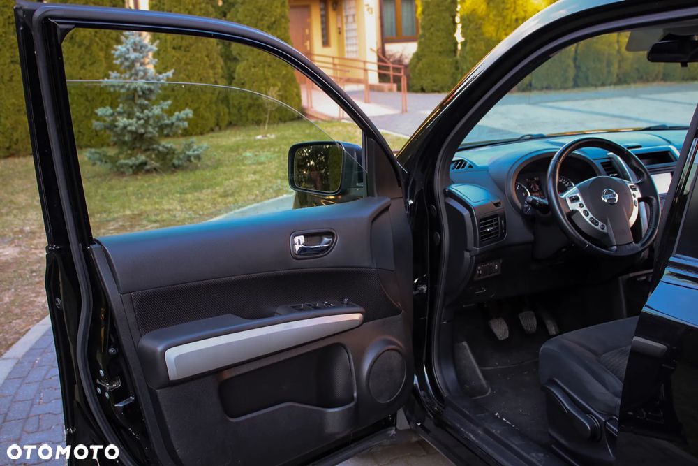 Nissan X-Trail 2.0 dCi 4x4 DPF Platinum - 37