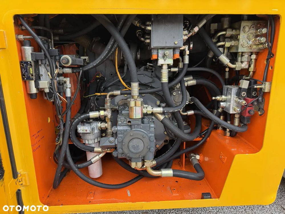 Hamm DV 8 SUPER 08V WALEC DROGOWY STALOWY / WIBRACJA OSCYLACJA / ROZSIEWACZ / ORYGINAŁ / PIĘKNY / SIEWNIK / ZRASZACZE / BOMAG DV HD 90 - 20