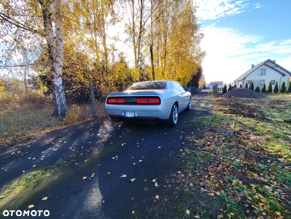 Dodge Challenger 5.7 R/T - 4