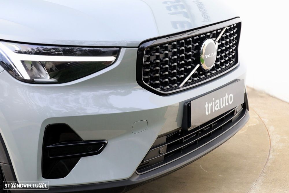 Volvo XC 40 2.0 B3 Plus Dark - 28