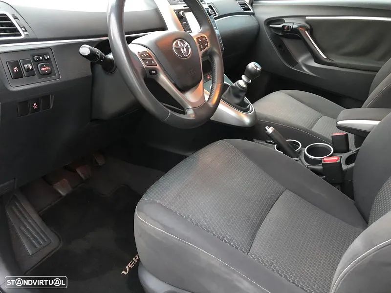 Toyota Corolla Verso - 11