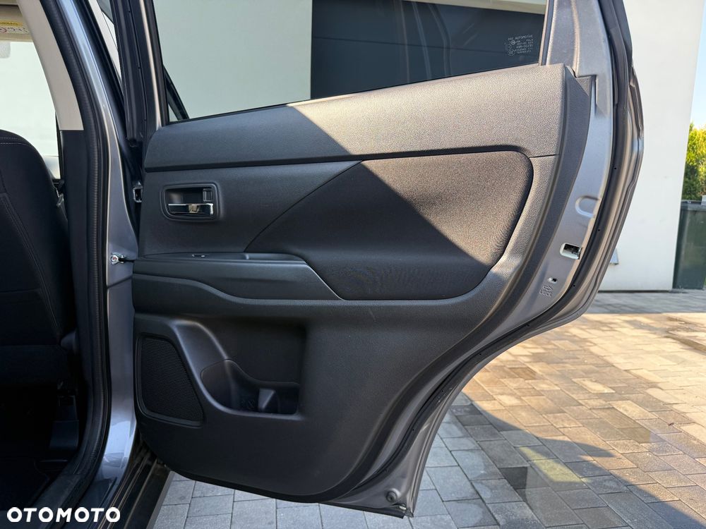 Mitsubishi Outlander 2.0 2WD CVT Active - 30