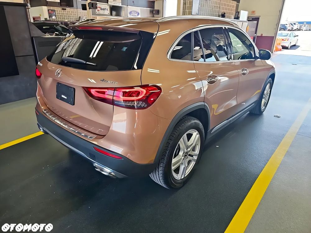 Mercedes-Benz GLA 250 4-Matic AMG Line - 3