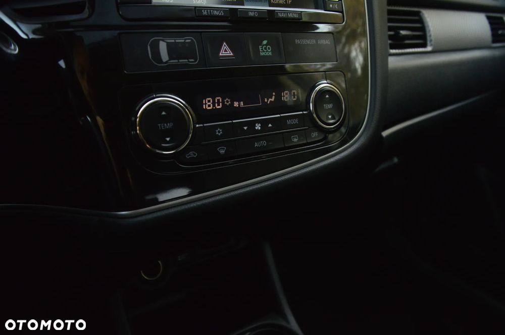 Mitsubishi Outlander 2.0 Intense + Navi 4WD CVT - 33