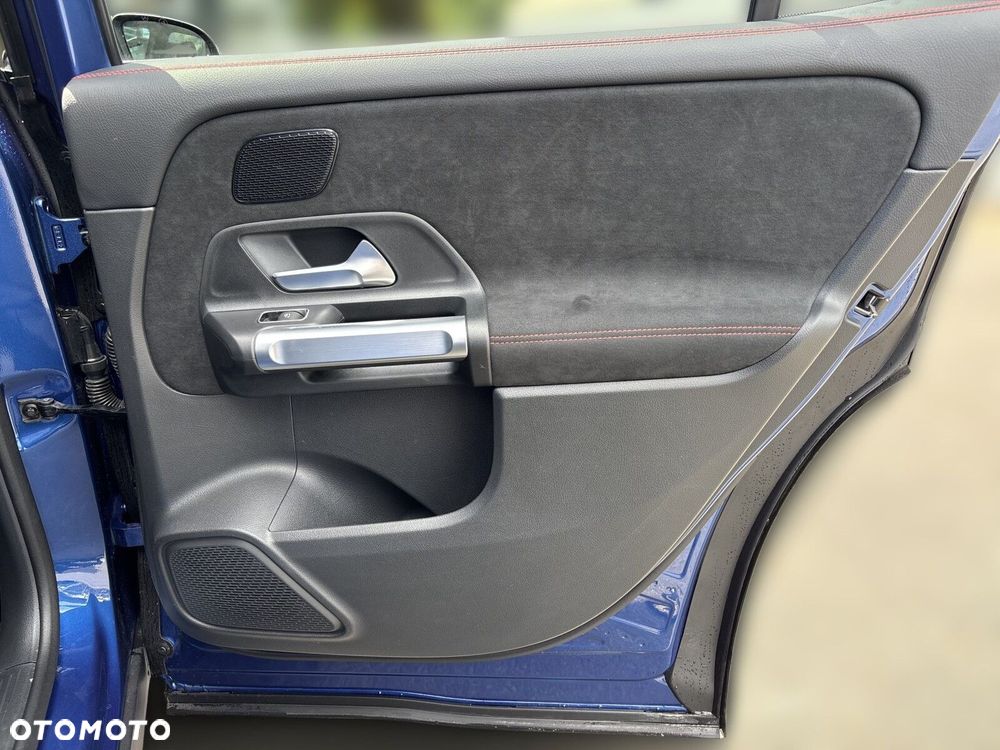 Mercedes-Benz GLB - 23