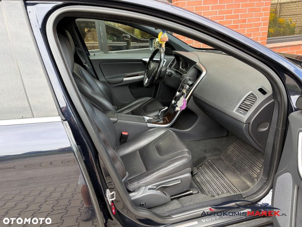 Volvo XC 60 D4 AWD Momentum - 13