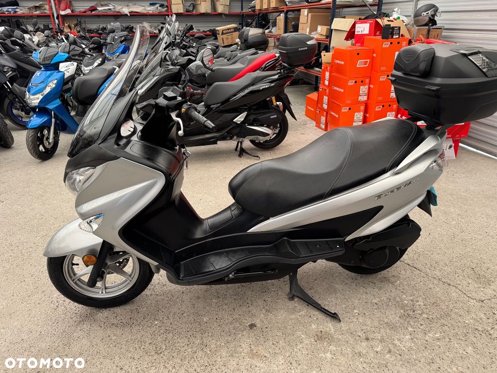 Suzuki Burgman - 4