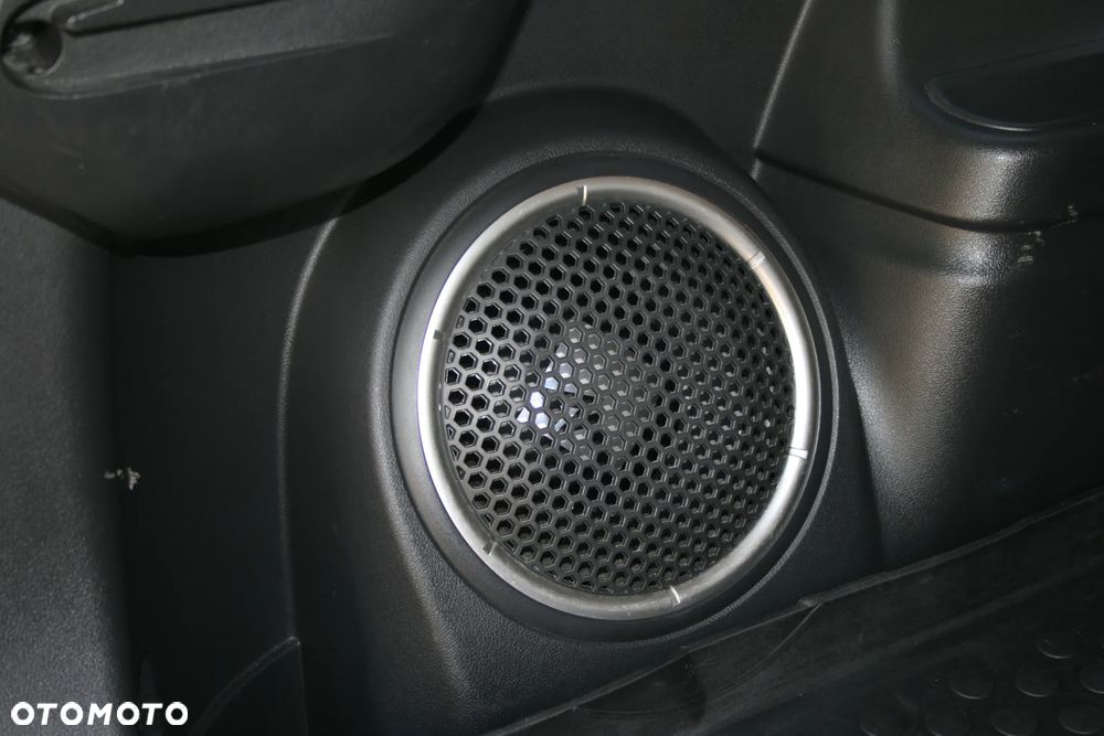 Mitsubishi Outlander - 33